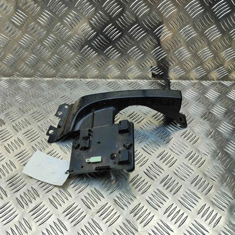 Rear bumper mounting bracket EJ3217E801AC