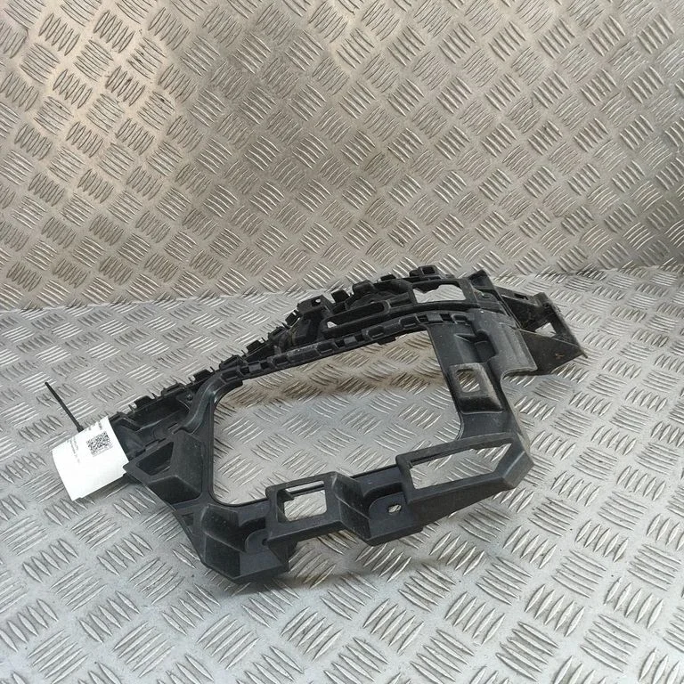 Rear bumper mounting bracket – Volkswagen Touareg II (2010-2018)
