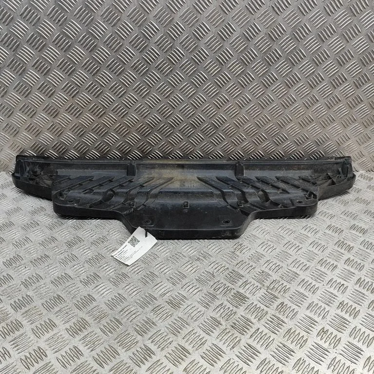 Tagumise kaitseraua kinnitusklamber – Audi Q7 4M (2015-)