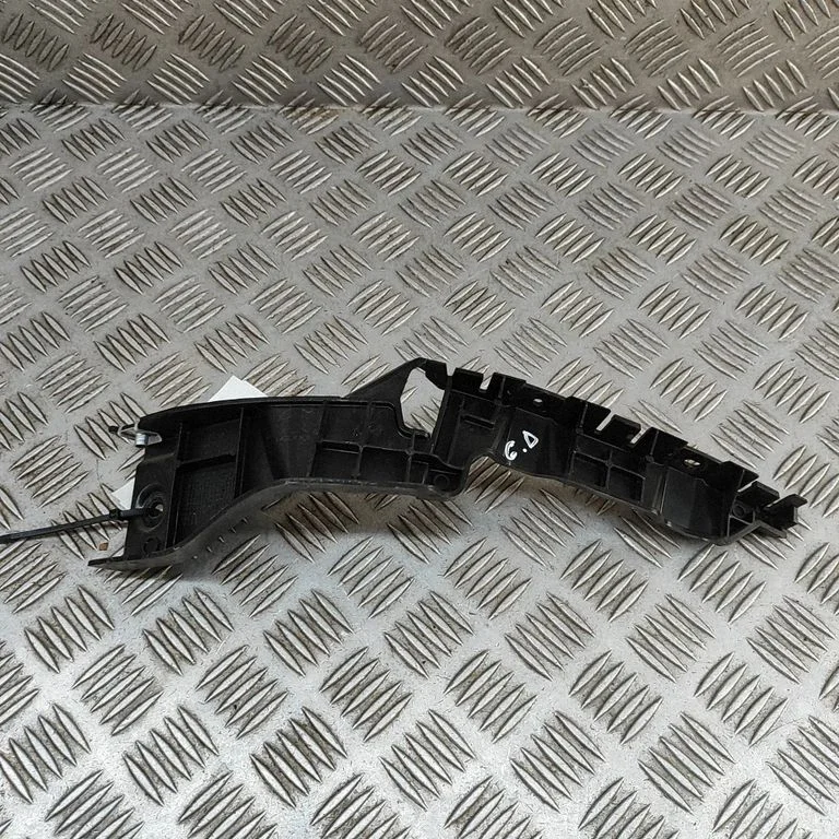Aizmugurējā bufera turētājs 52061720