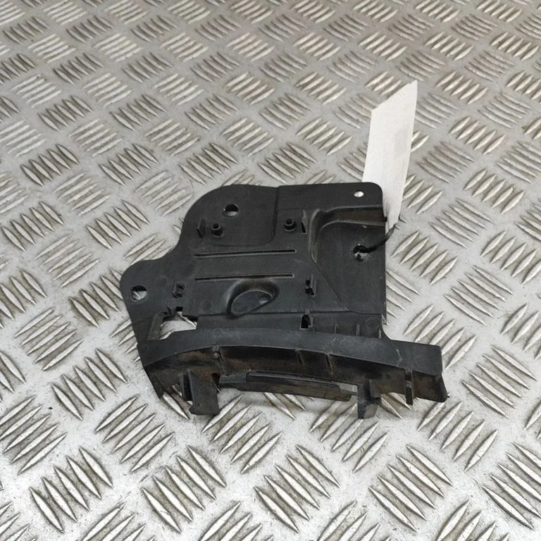 Aizmugurējā bufera turētājs L1TB17E850A