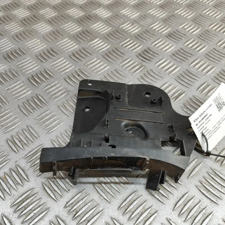 Aizmugurējā bufera turētājs L1TB17E851A