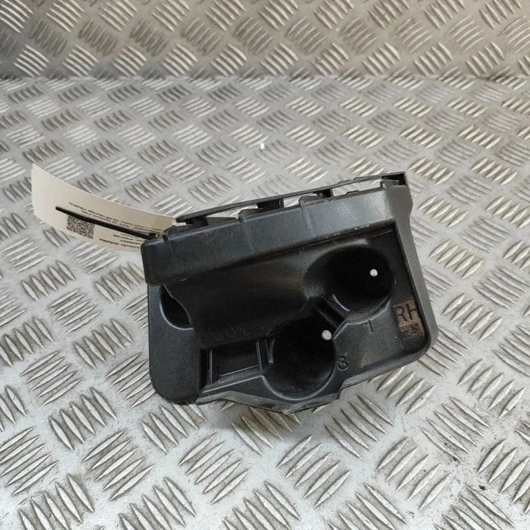 Aizmugurējā bufera turētājs 89E807394