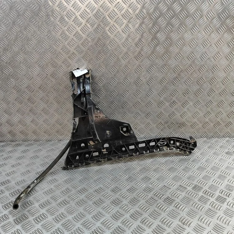 Rear bumper mounting bracket – Mercedes-Benz E-Class W213 (2016-)