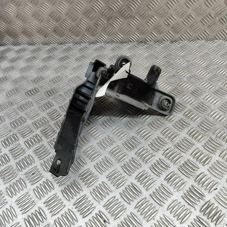 Rear bumper mounting bracket J9D317E800A