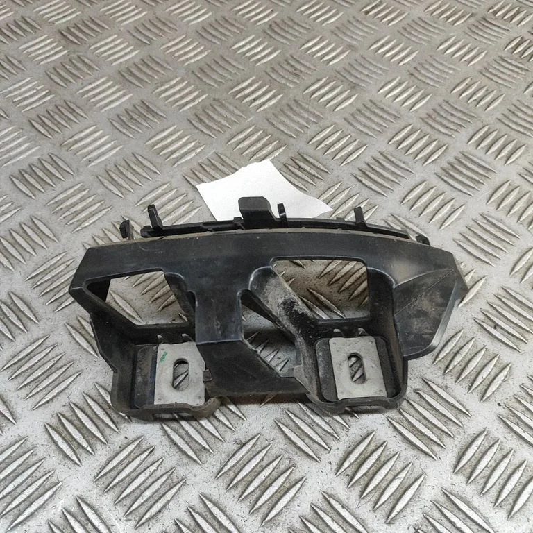 Aizmugurējā bufera turētājs A2058852065