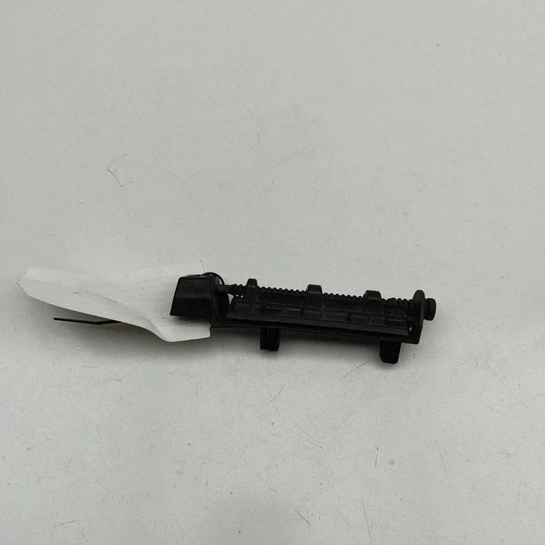Rear bumper mounting bracket 4G9807890B