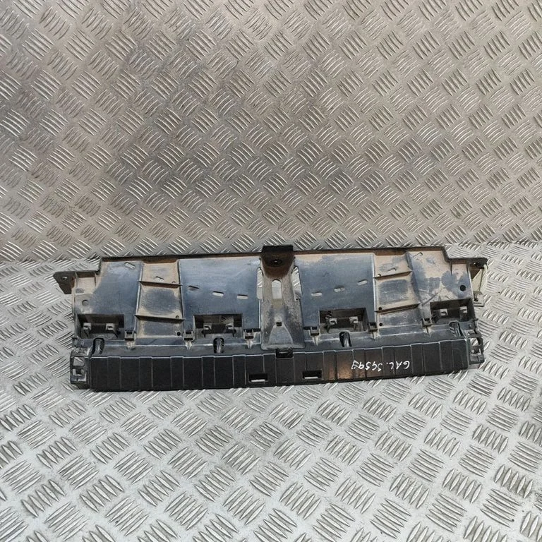 Rear bumper mounting bracket 8069250