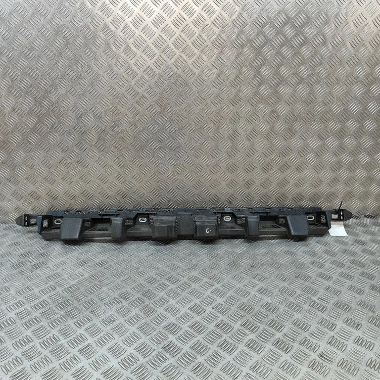 Rear bumper mounting bracket A1668854165