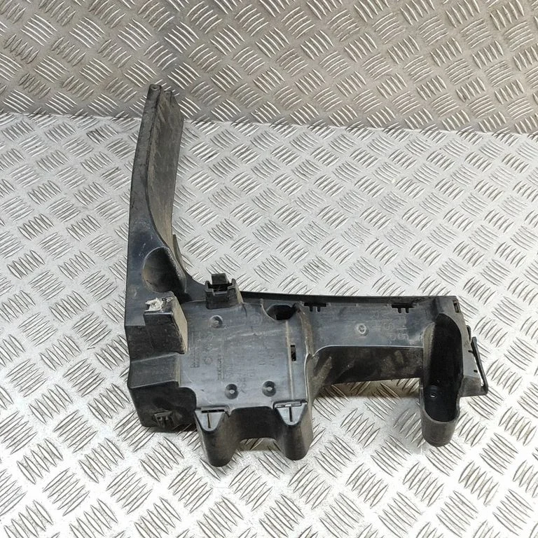 Aizmugurējā bufera turētājs 8054020