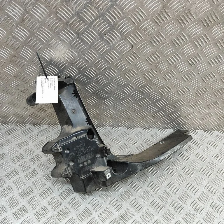 Aizmugurējā bufera turētājs 8054019
