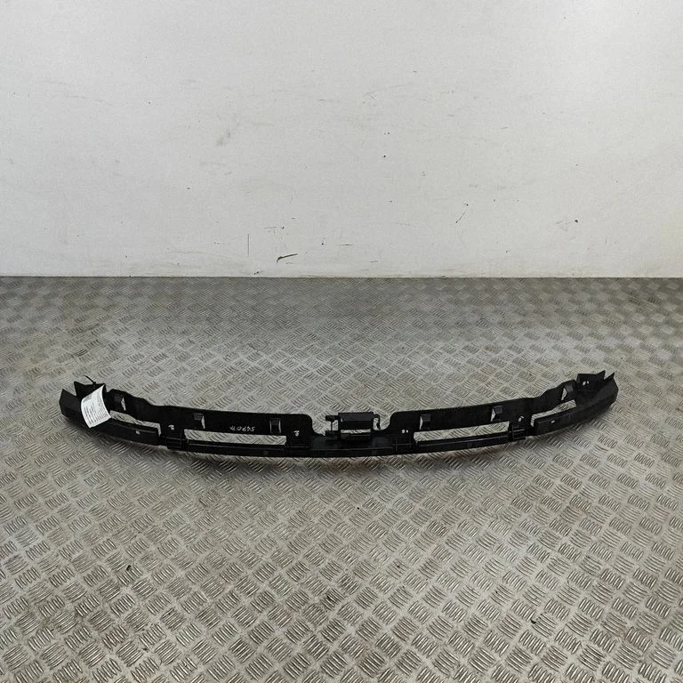 Rear bumper mounting bracket 7192042