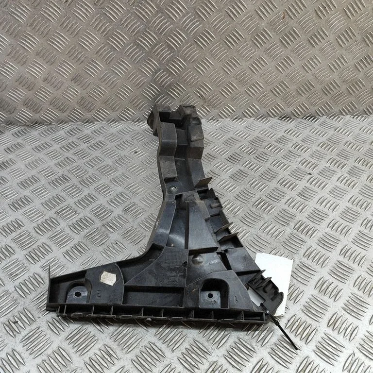 Aizmugurējā bufera turētājs 8U0807453A