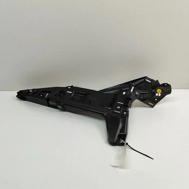 Aizmugurējā bufera turētājs – Tesla Model S (2012-)