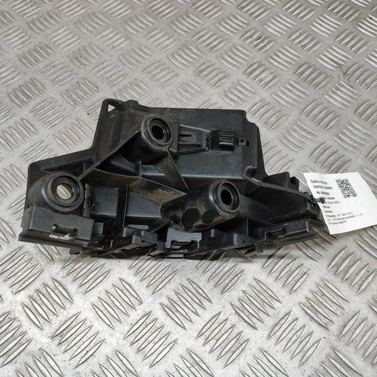 Tagumise kaitseraua kinnitusklamber 2G7807394C