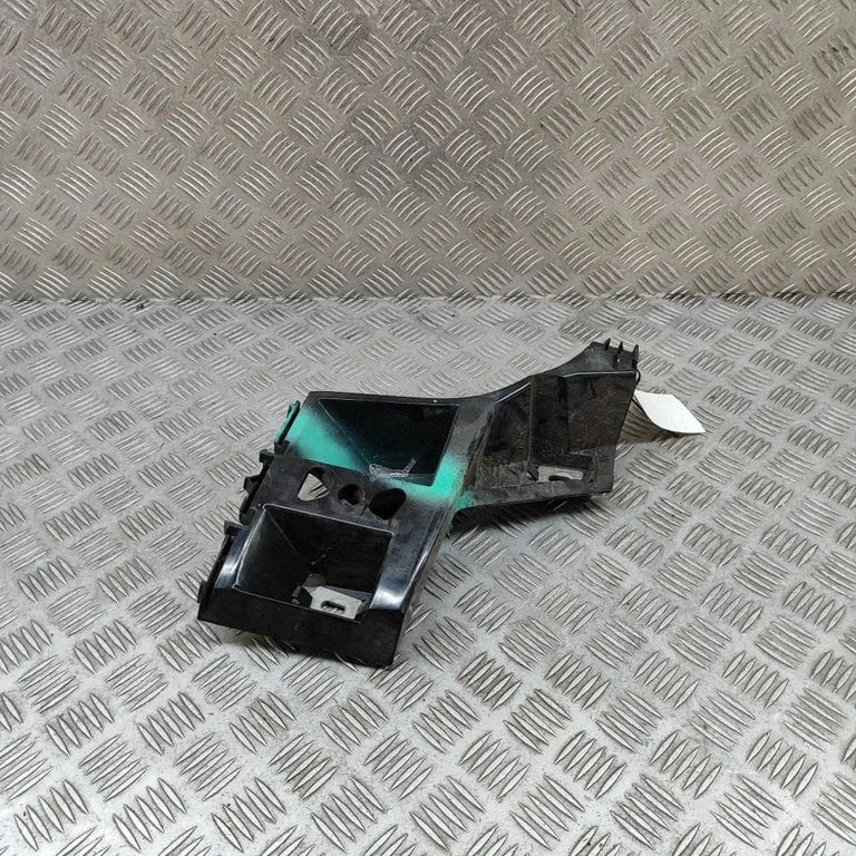Rear bumper mounting bracket – Mercedes-Benz ML-Class W166 (2012-2017)