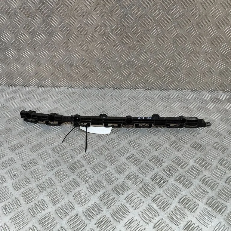 Aizmugurējā bufera turētājs 600755400D