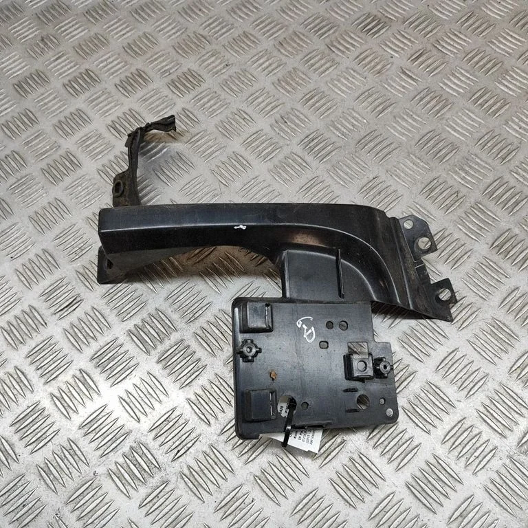 Aizmugurējā bufera turētājs EJ3217E800AC