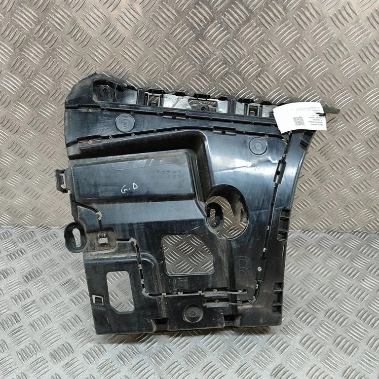 Aizmugurējā bufera turētājs – BMW 4. sērija F32 F33 (2013-2020)