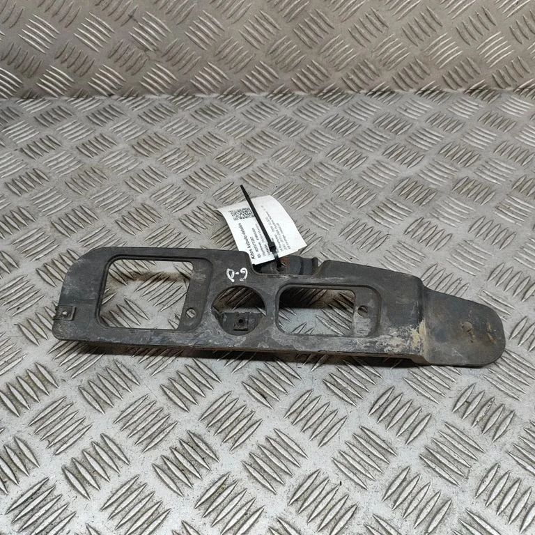 Tagumise kaitseraua kinnitusklamber – BMW X3 E83 (2003-2010)