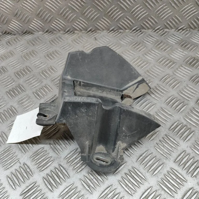 Rear bumper mounting bracket GML967141