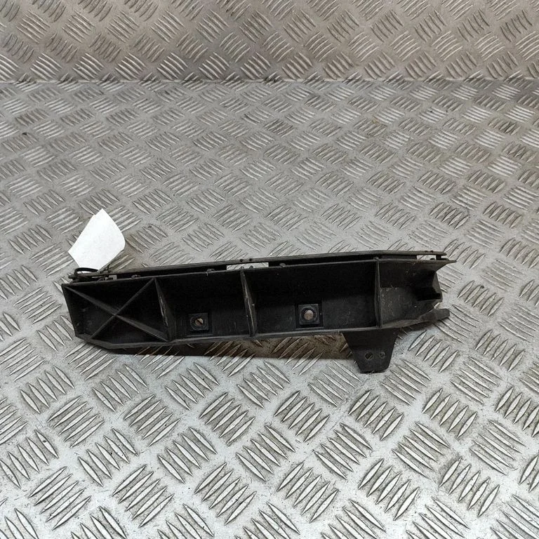 Aizmugurējā bufera turētājs 30655999