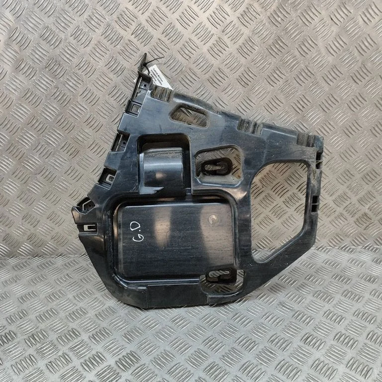 Aizmugurējā bufera turētājs – BMW 2. sērija F22 F23 (2013-2017)