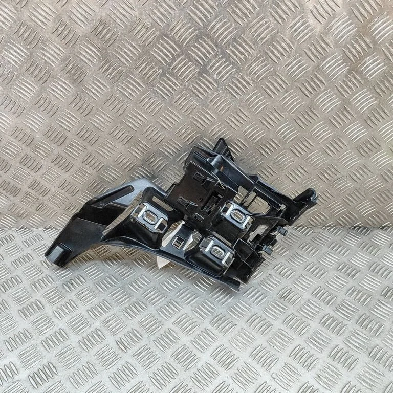 Rear bumper mounting bracket A1678804000