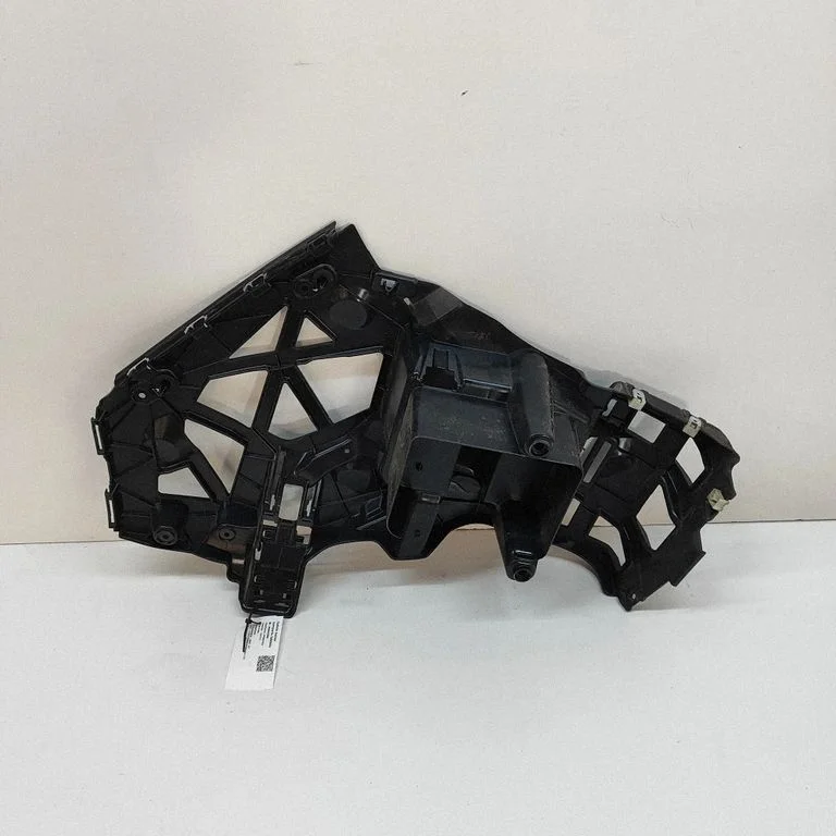 Rear bumper mounting bracket 5A329D1