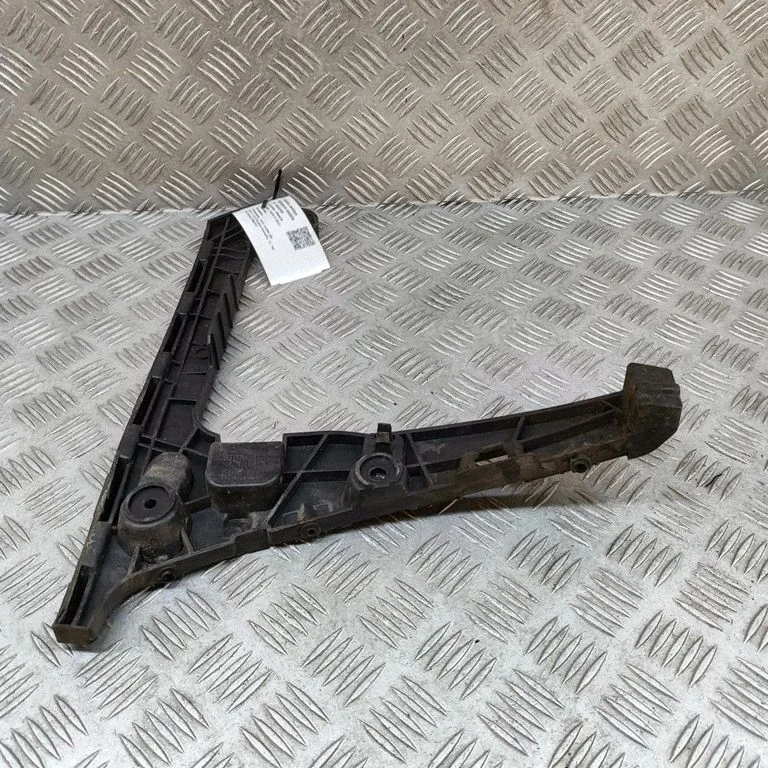 Aizmugurējā bufera turētājs 8W5807454