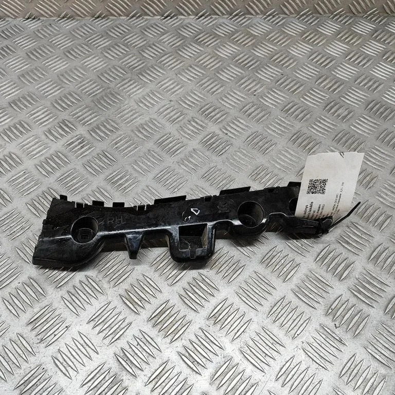 Aizmugurējā bufera turētājs KB8A502H1