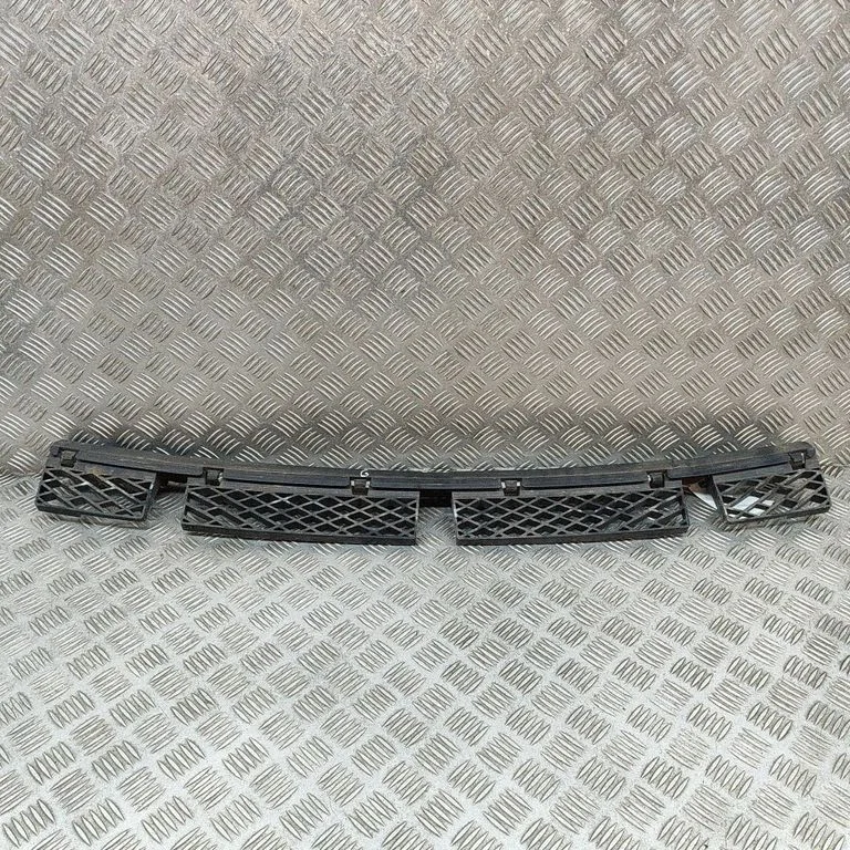 Rear bumper mounting bracket – Volkswagen Touareg II (2010-2018)