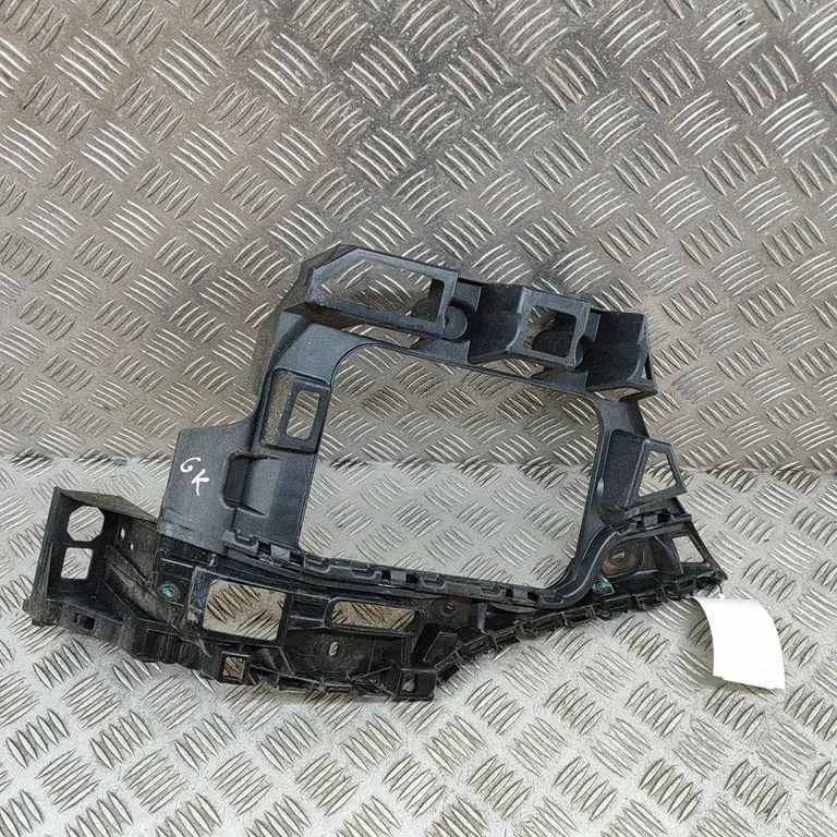 Rear bumper mounting bracket – Volkswagen Touareg II (2010-2018)