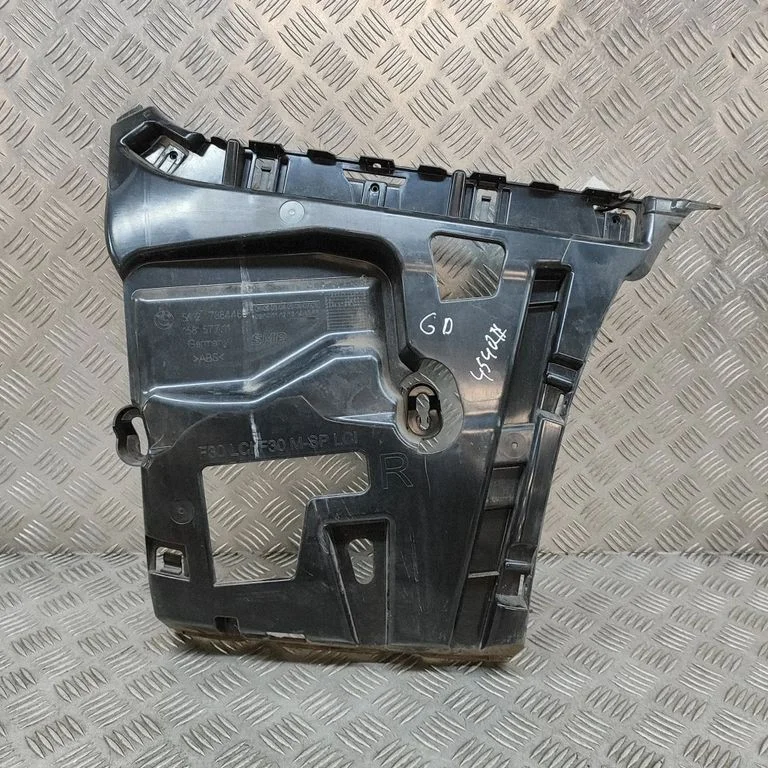 Rear bumper mounting bracket – BMW 3 Series F30 F35 F31 (2012-2018)