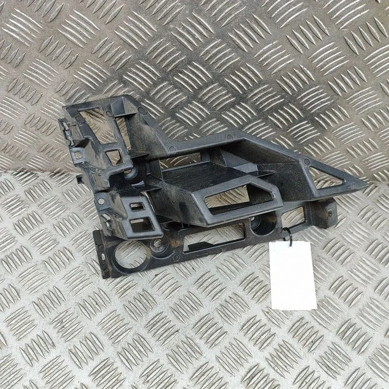 Tagumise kaitseraua kinnitusklamber – Peugeot 3008 II (2016-2023)