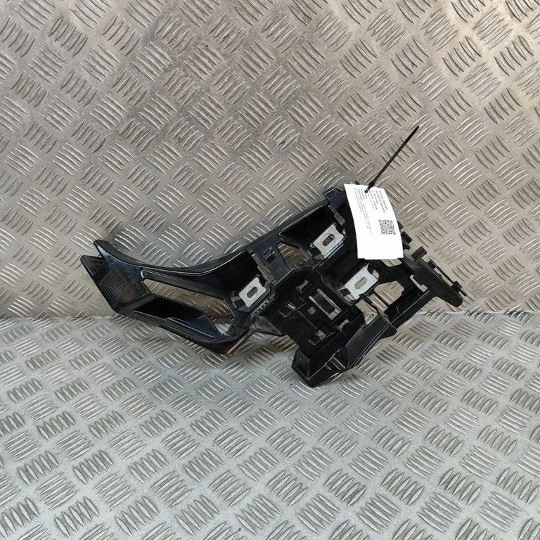 Rear bumper mounting bracket A1678804000