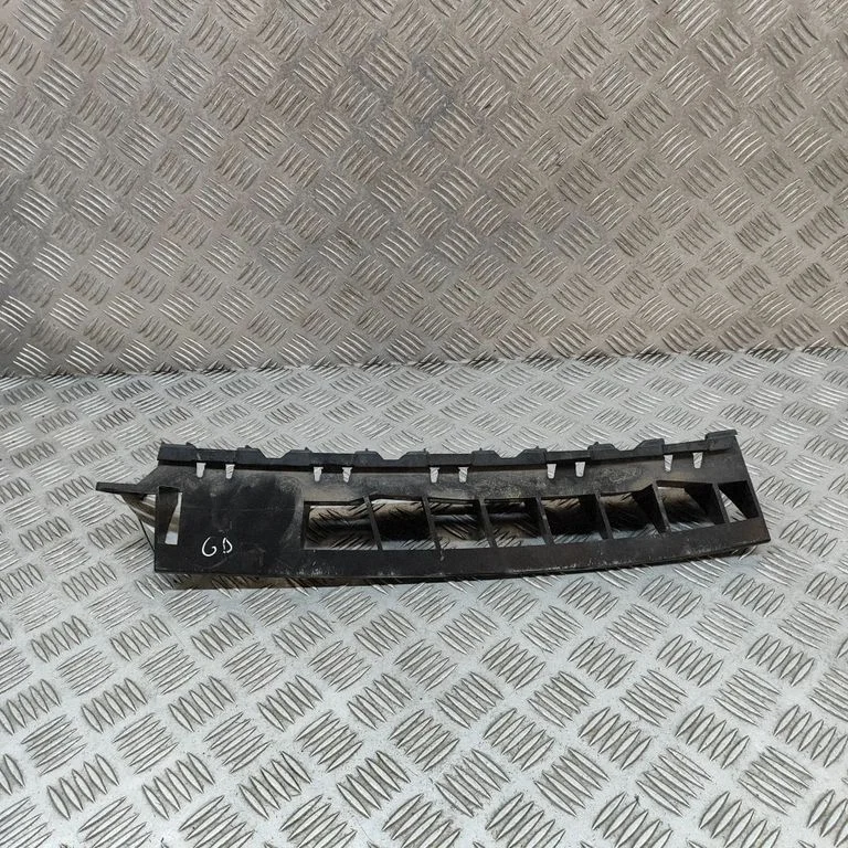 Aizmugurējā bufera turētājs 5L6807864A