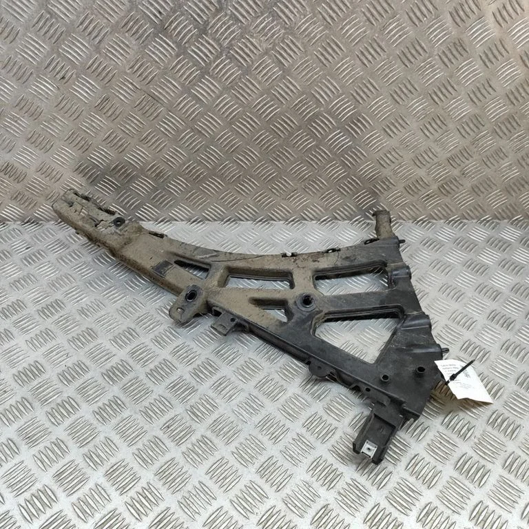 Aizmugurējā bufera turētājs HK8317B932AD