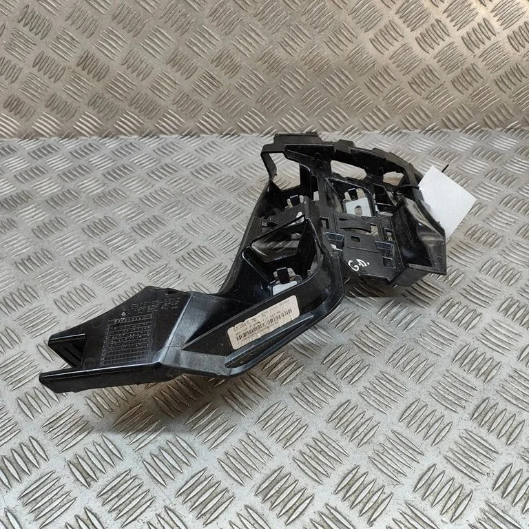 Rear bumper mounting bracket A1678804000