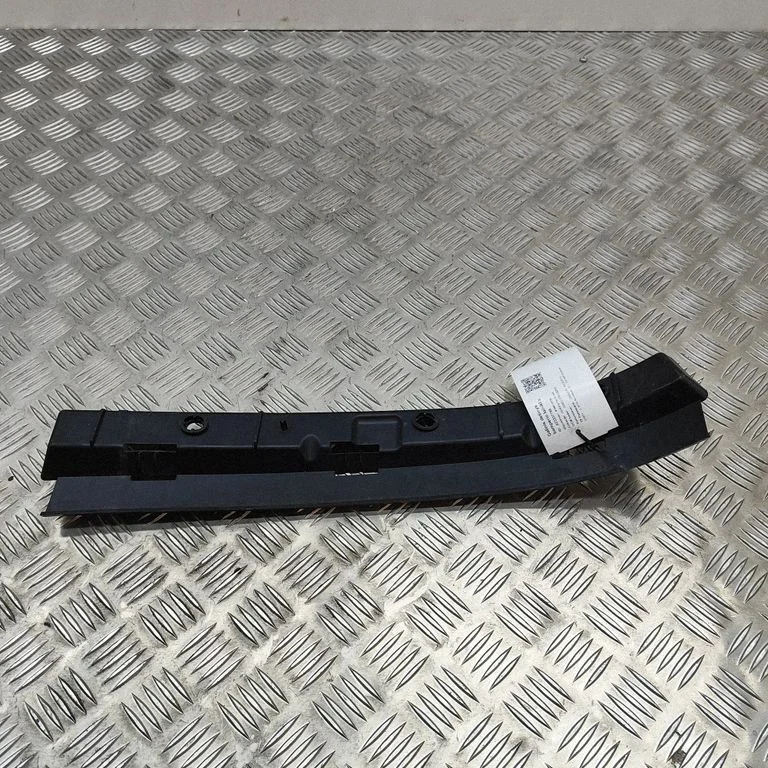 Rear bumper mounting bracket – Jaguar XJ X351 (2009-2019)