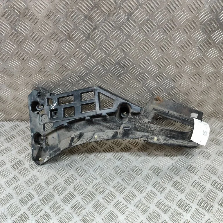 Rear bumper mounting bracket – Porsche Macan (95B) (2014-2018)
