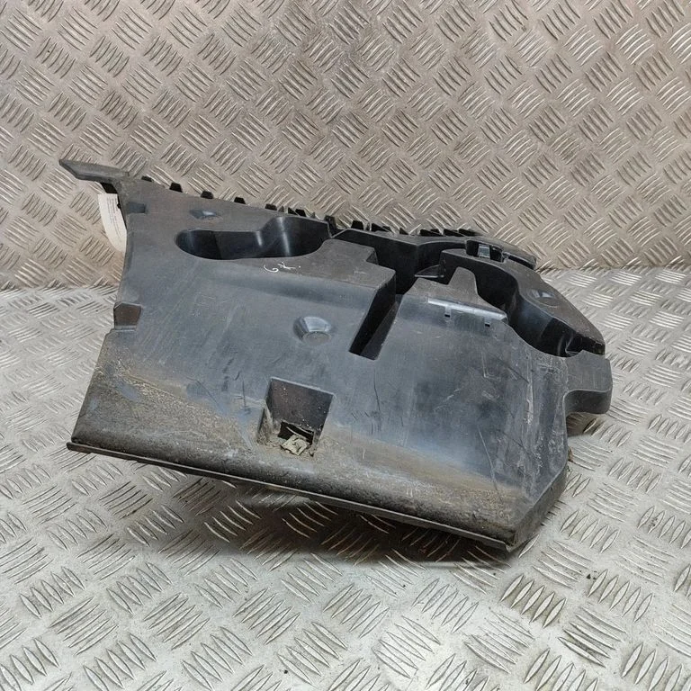 Aizmugurējā bufera turētājs 7207111
