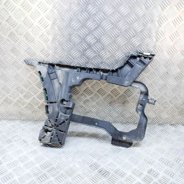 Aizmugurējā bufera turētājs 31425065