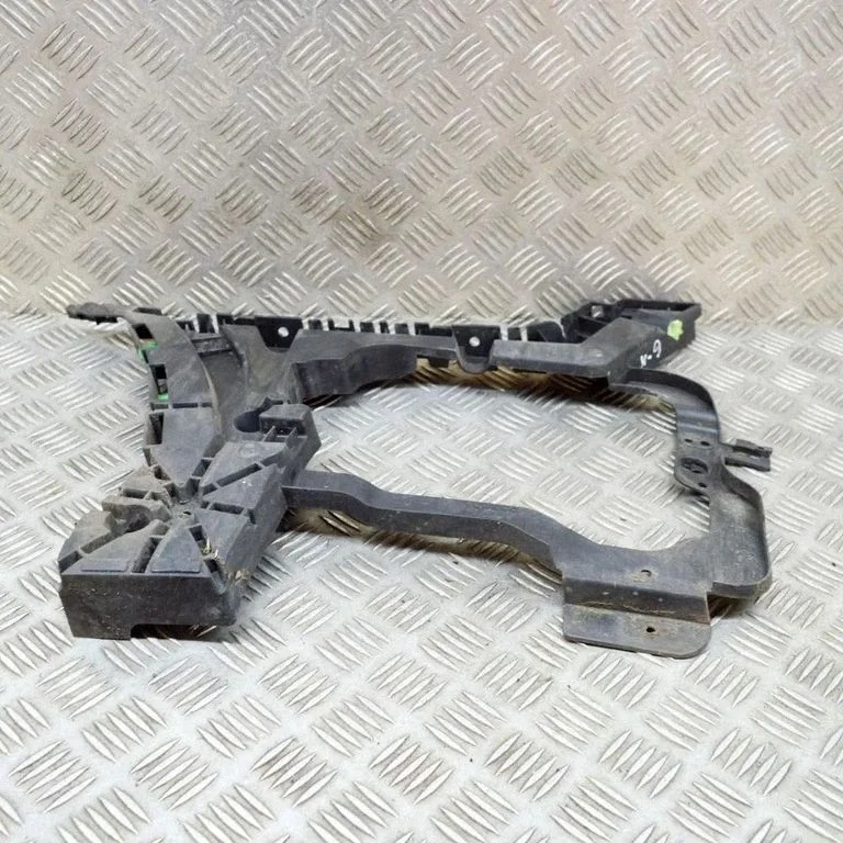 Aizmugurējā bufera turētājs 31425065