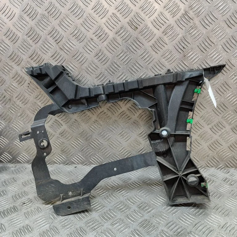 Aizmugurējā bufera turētājs 31425065