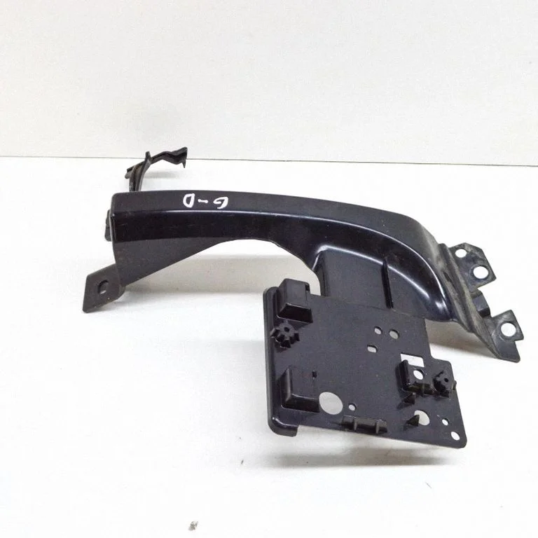 Rear bumper mounting bracket EJ3217A150AE