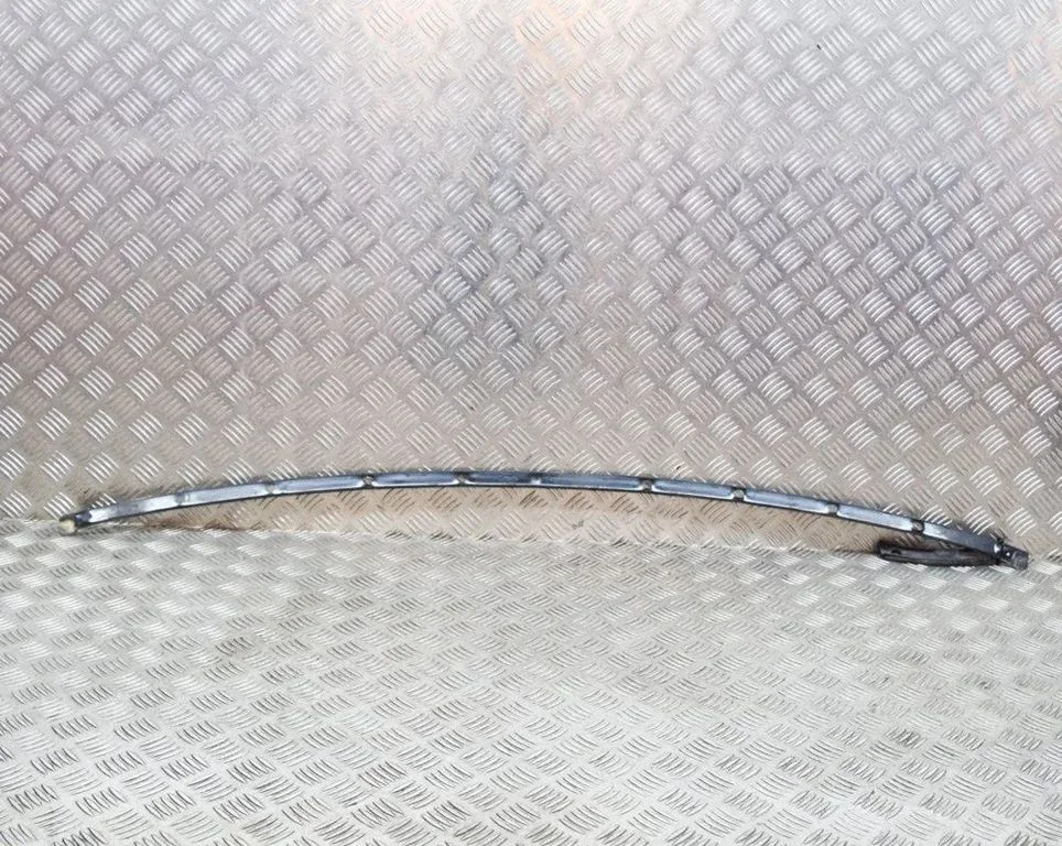 Rear bumper mounting bracket