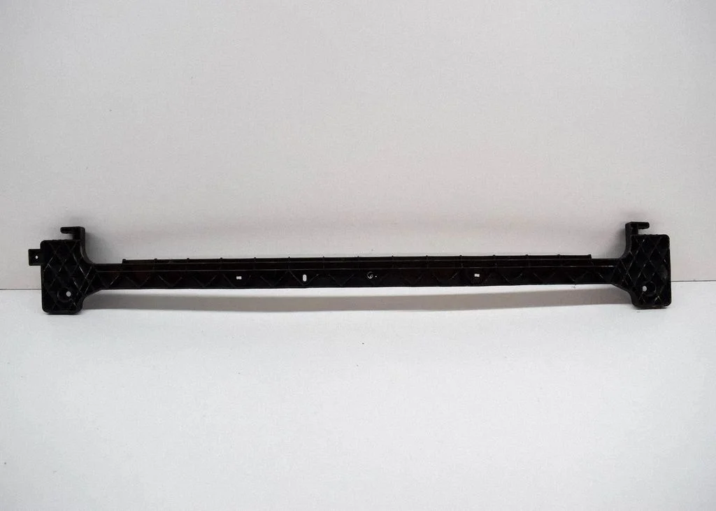Rear bumper mounting bracket 12830169