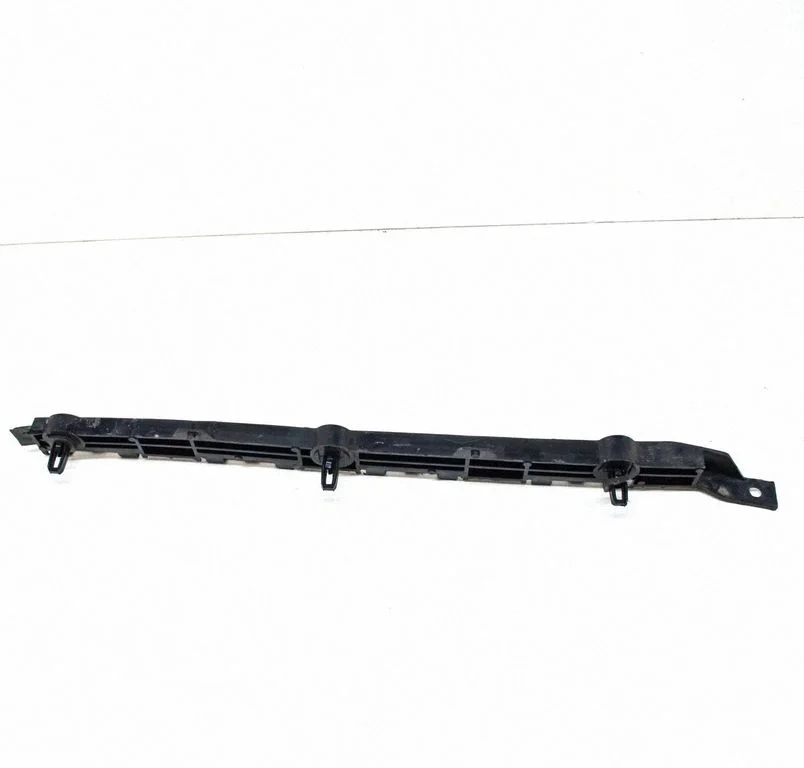 Rear bumper mounting bracket 600818100D