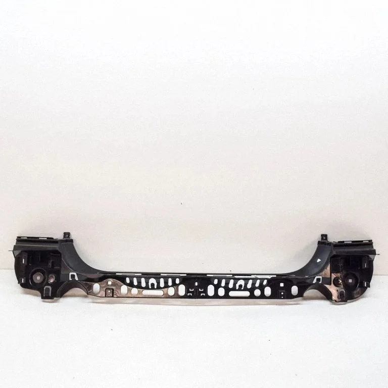 Tagumise kaitseraua kinnitusklamber – BMW 5-seeria F10 F11 (2009-2016)